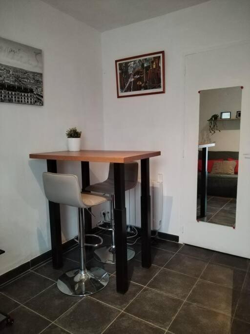 Appartamento Le Petit Charrier Aix-en-Provence Esterno foto
